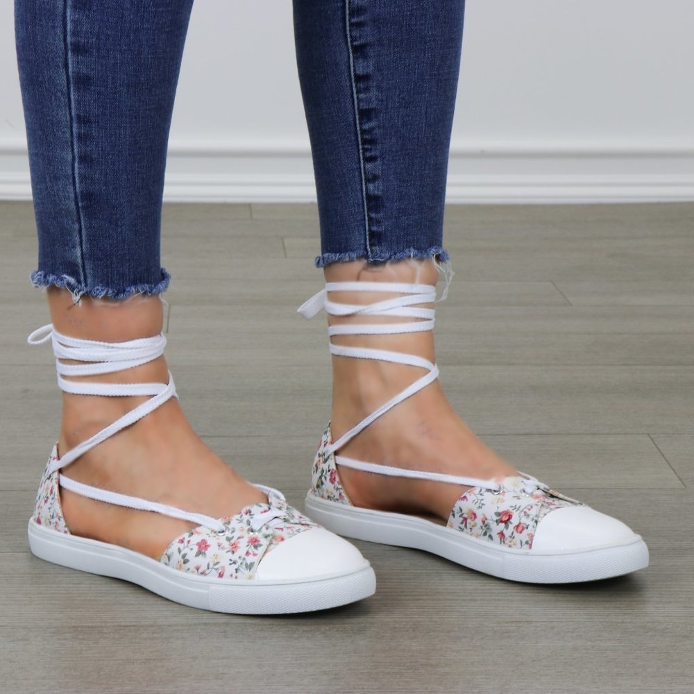 Floral Design Flat Laced-up Sneaker Sandal - Picture 3 of 9